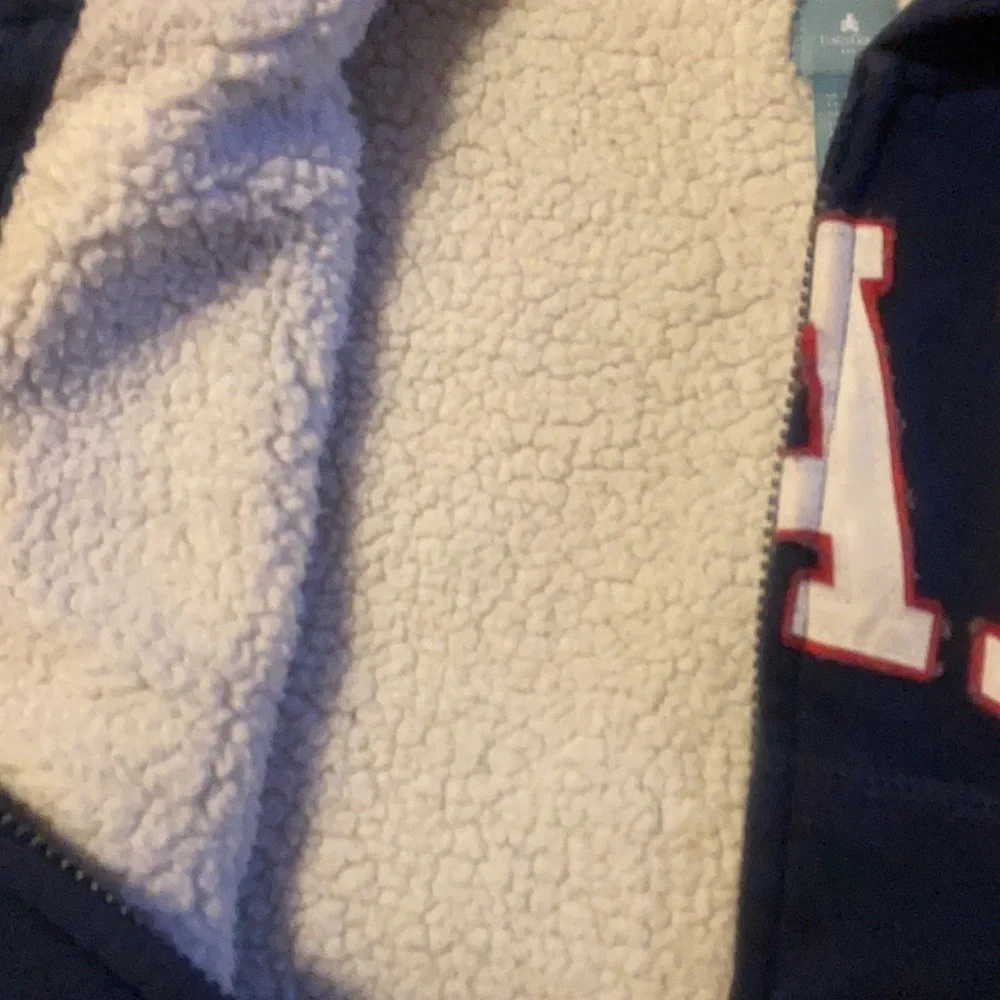 2t Gap hooded sweatshirt with Gap logo, fleece lined but no fleece on sleeve